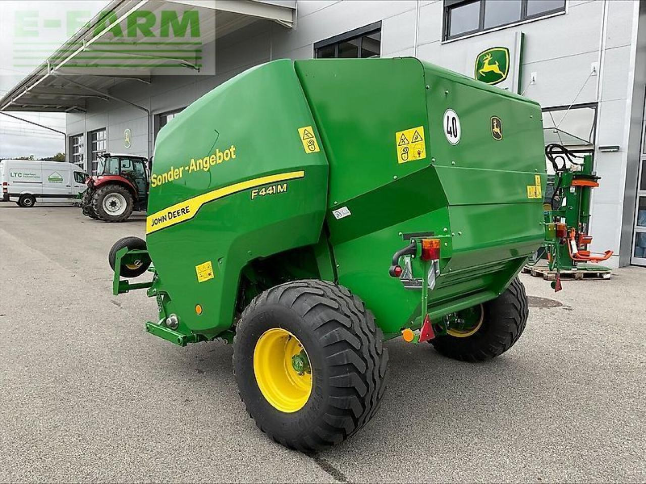 John Deere f 441 m rundballenpresse - Lis na hranaté balíky: obrázek 4 John Deere f 441 m rundballenpresse - Lis na hranaté balíky: obrázek 4