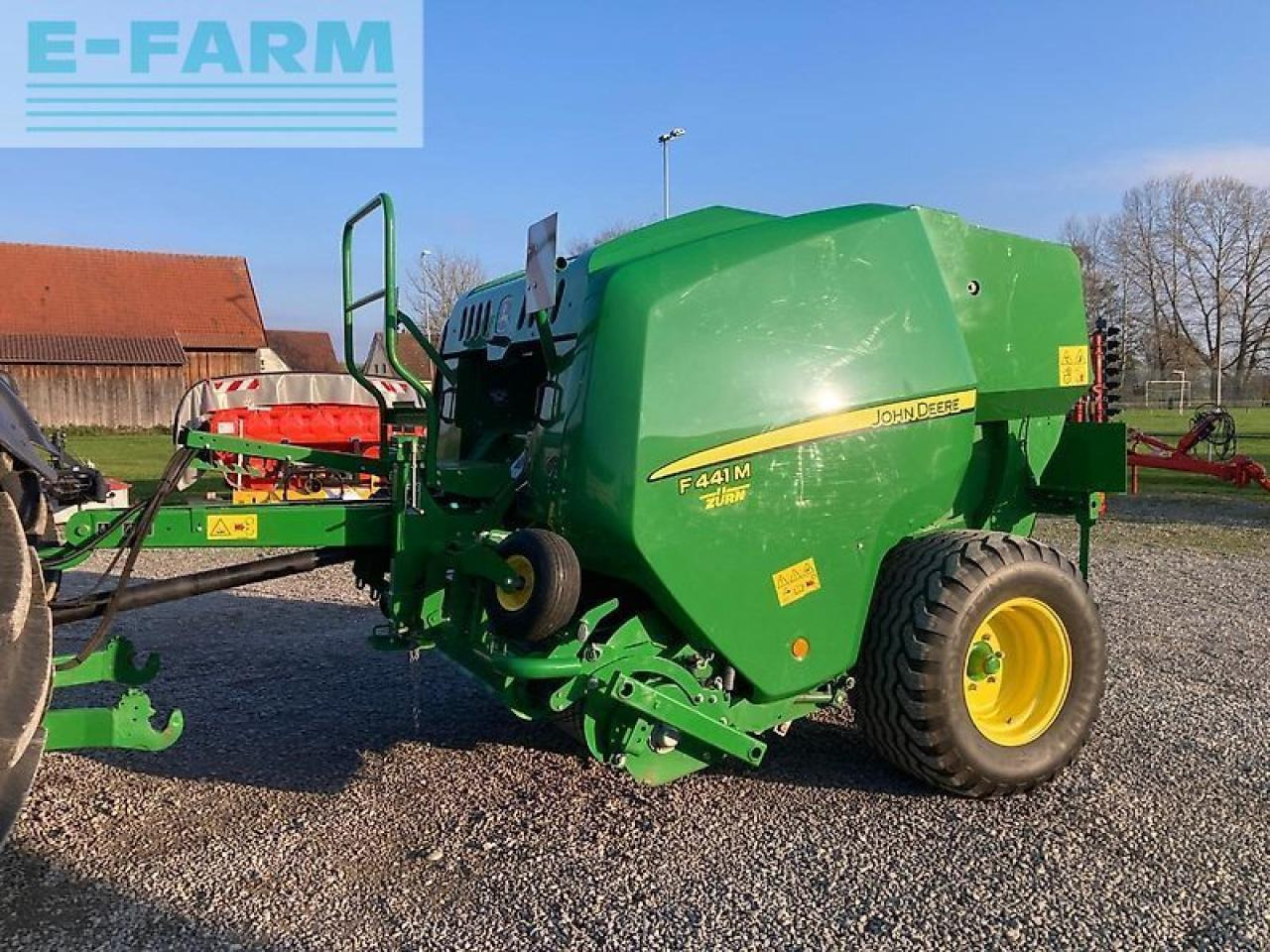 John Deere f441 n mc - Lis na hranaté balíky: obrázek 2 John Deere f441 n mc - Lis na hranaté balíky: obrázek 2