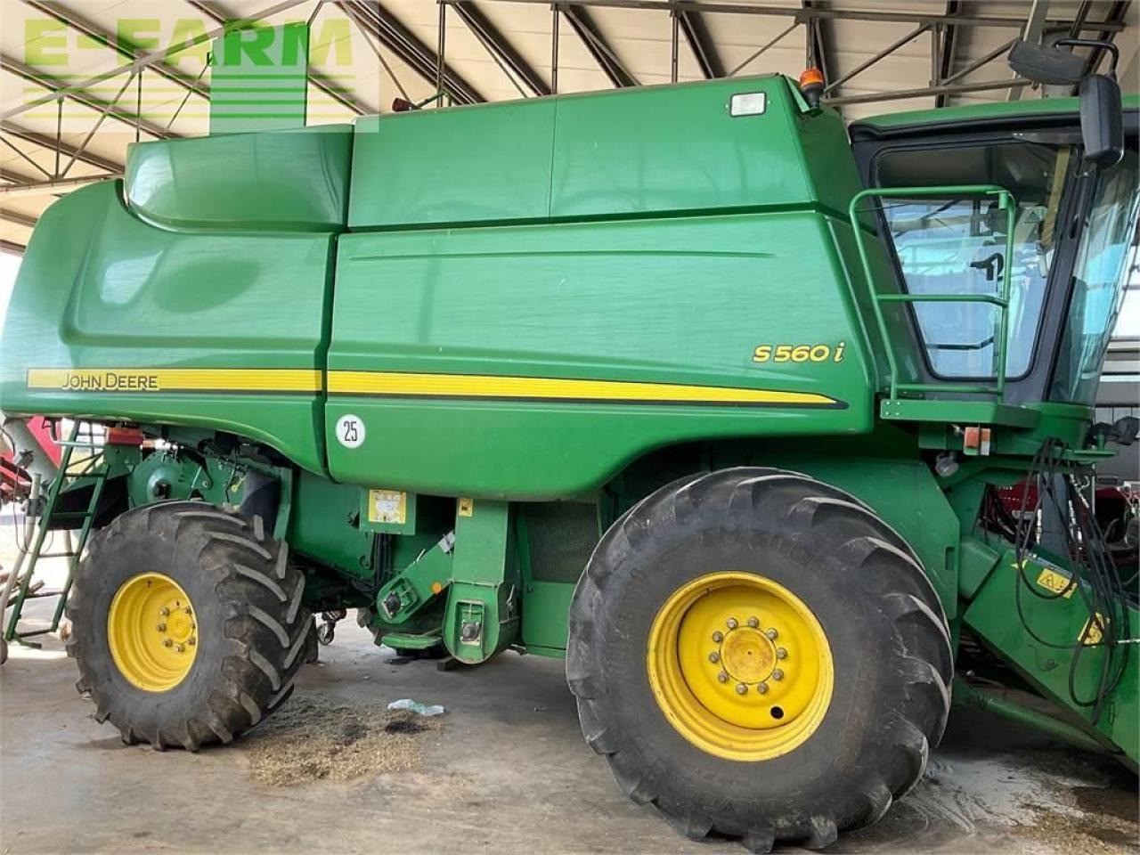 John Deere mietitrebbia s 560 - Sklízecí mlátička: obrázek 1 John Deere mietitrebbia s 560 - Sklízecí mlátička: obrázek 1