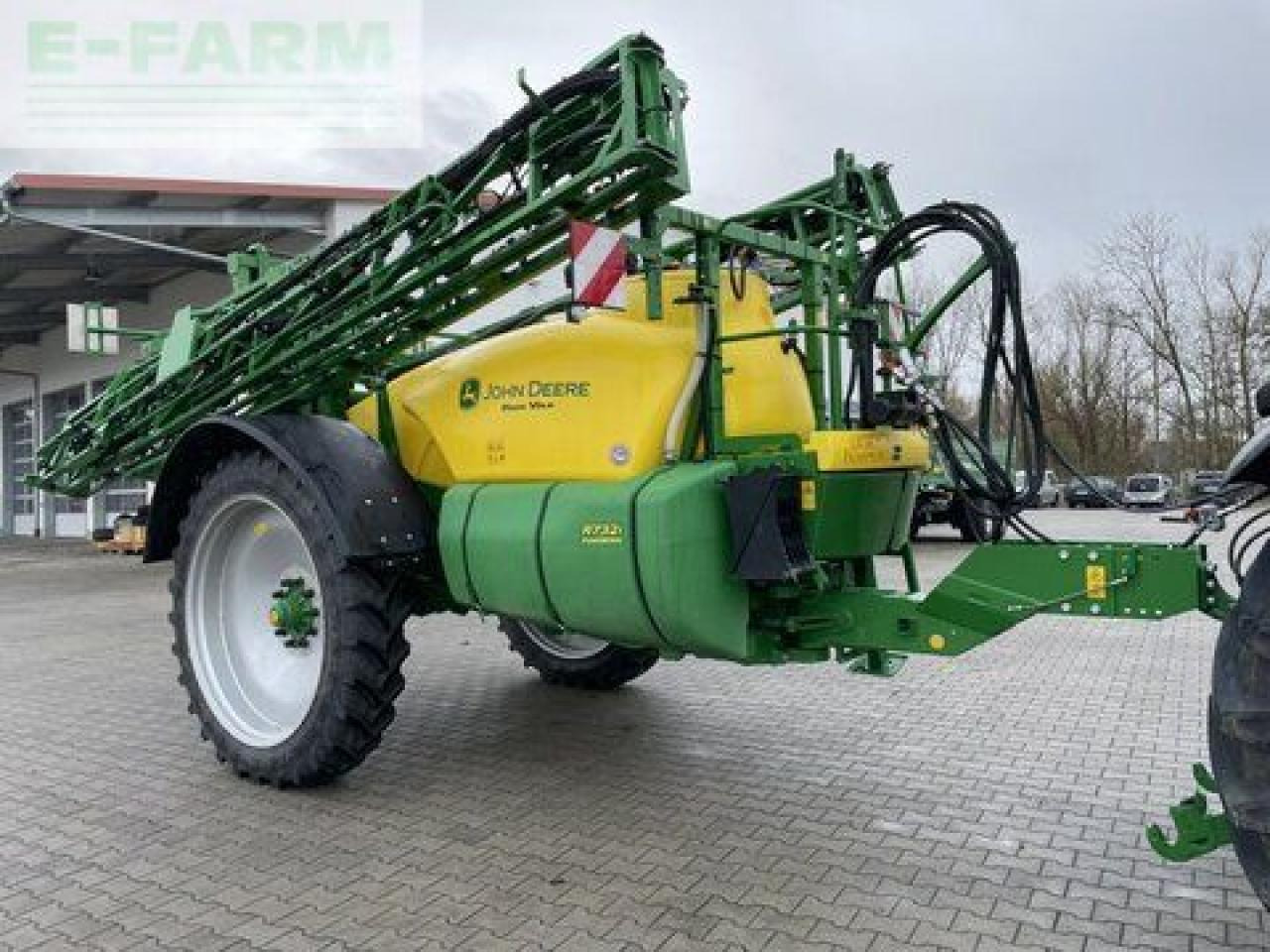John Deere r 732i - Tažený postřikovač: obrázek 1 John Deere r 732i - Tažený postřikovač: obrázek 1