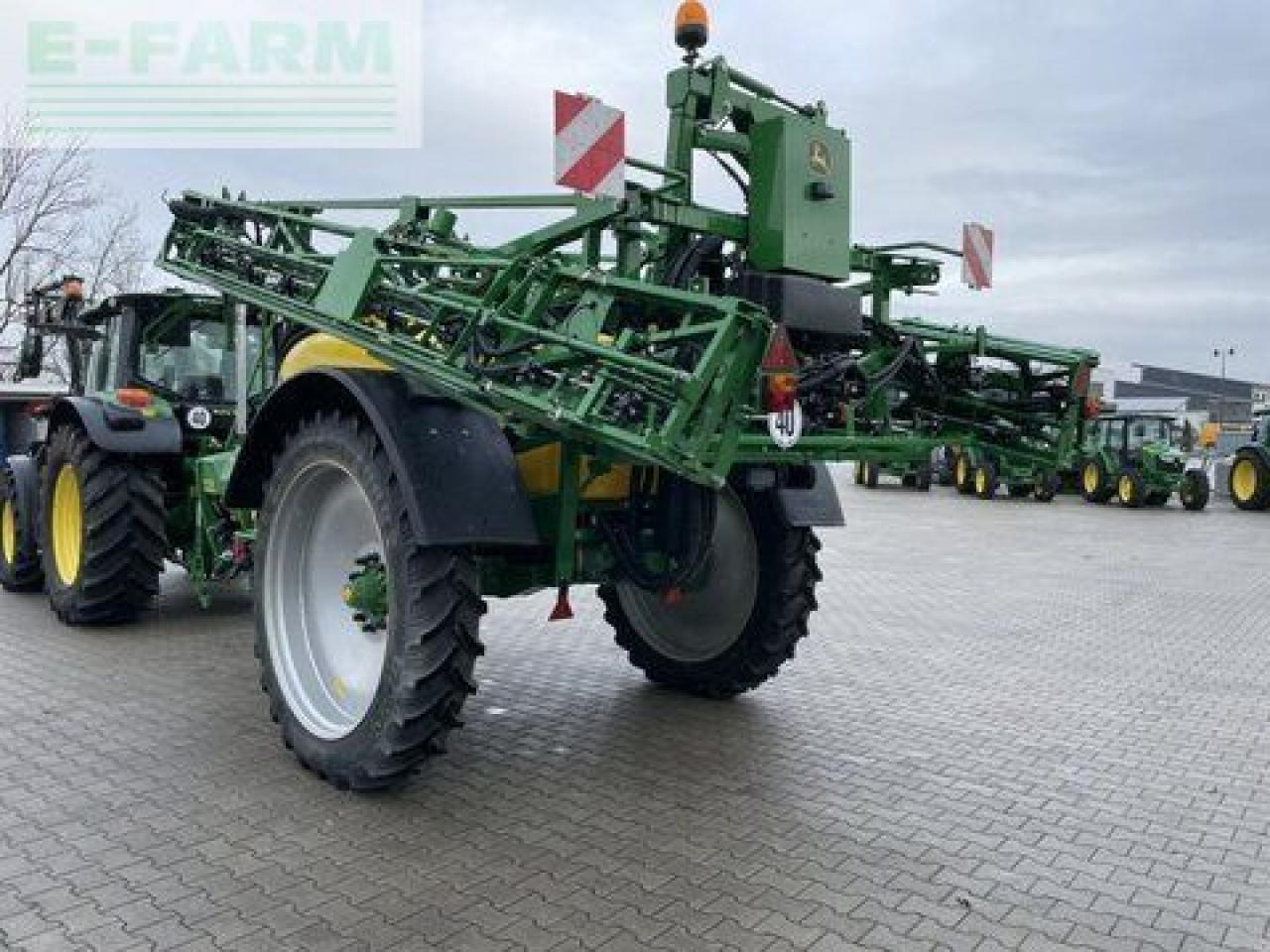 John Deere r 732i - Tažený postřikovač: obrázek 5 John Deere r 732i - Tažený postřikovač: obrázek 5