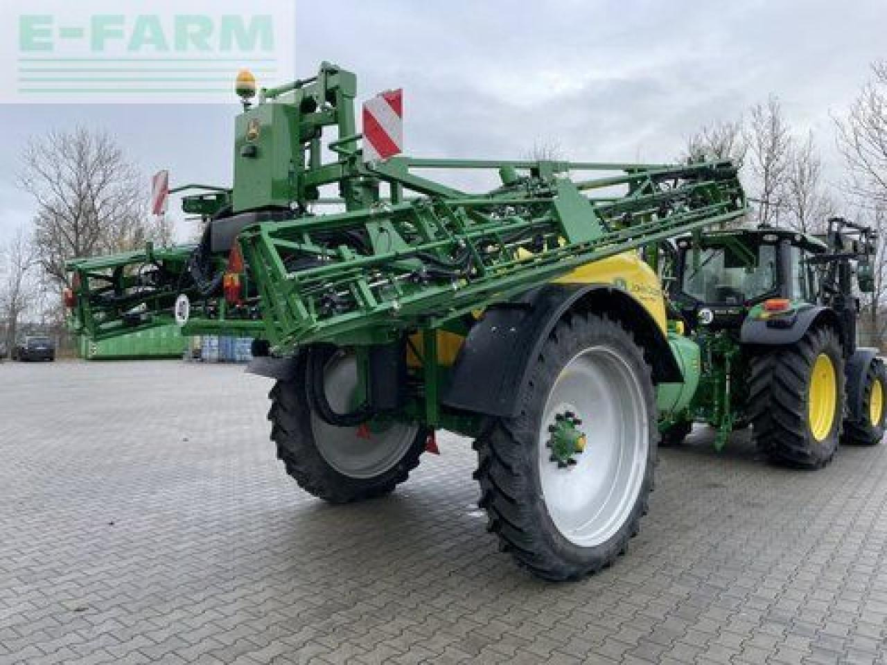 John Deere r 732i - Tažený postřikovač: obrázek 3 John Deere r 732i - Tažený postřikovač: obrázek 3