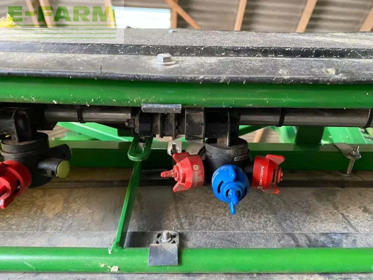 John Deere r952i - Tažený postřikovač: obrázek 3 John Deere r952i - Tažený postřikovač: obrázek 3