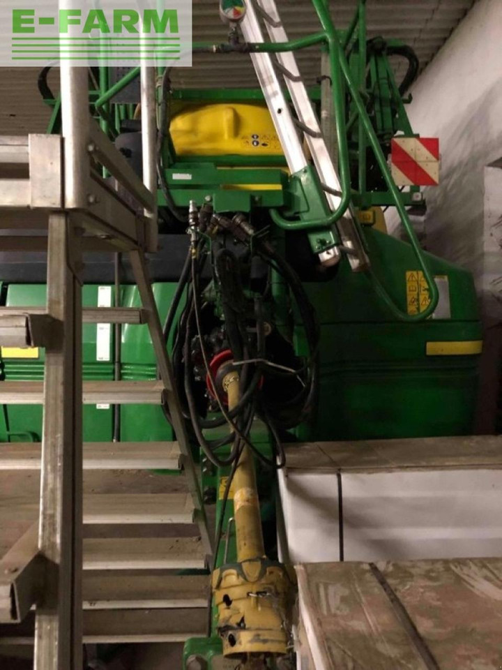 John Deere r962i - Tažený postřikovač: obrázek 2 John Deere r962i - Tažený postřikovač: obrázek 2
