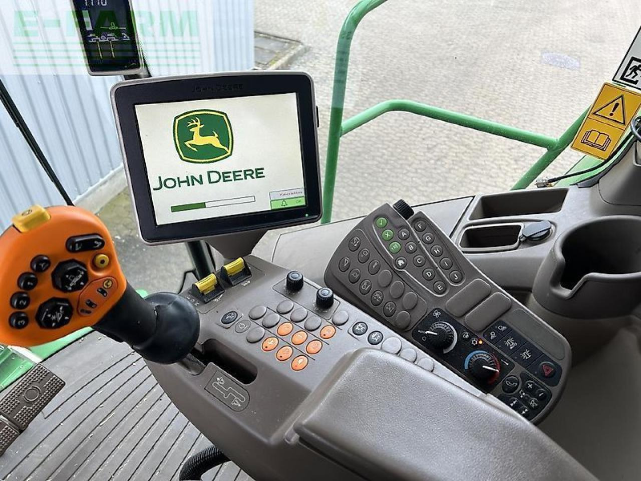 Sklízecí mlátička John Deere s690: obrázek 20