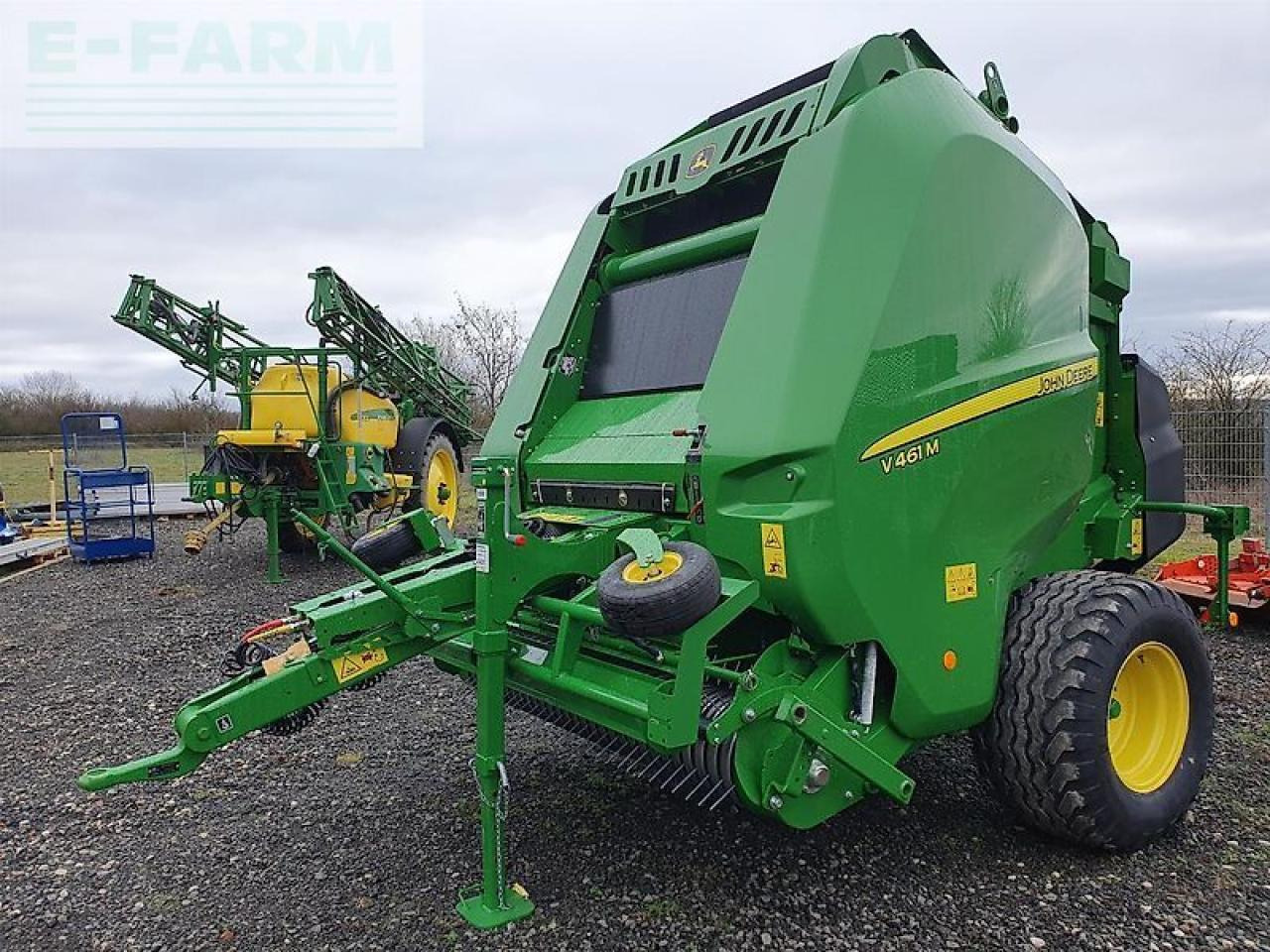 John Deere v461m demo - Lis na hranaté balíky: obrázek 1 John Deere v461m demo - Lis na hranaté balíky: obrázek 1
