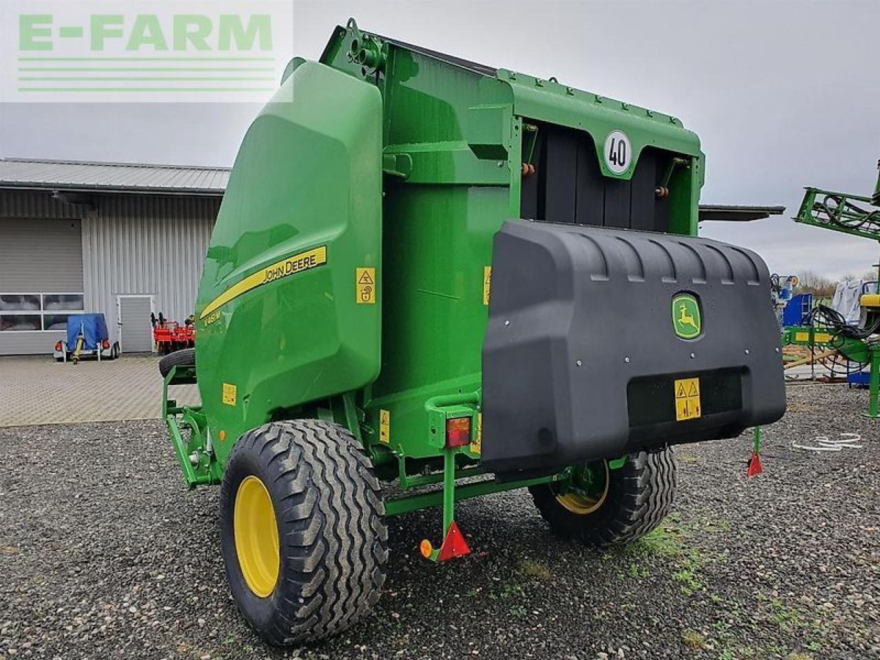 John Deere v461m demo - Lis na hranaté balíky: obrázek 3 John Deere v461m demo - Lis na hranaté balíky: obrázek 3