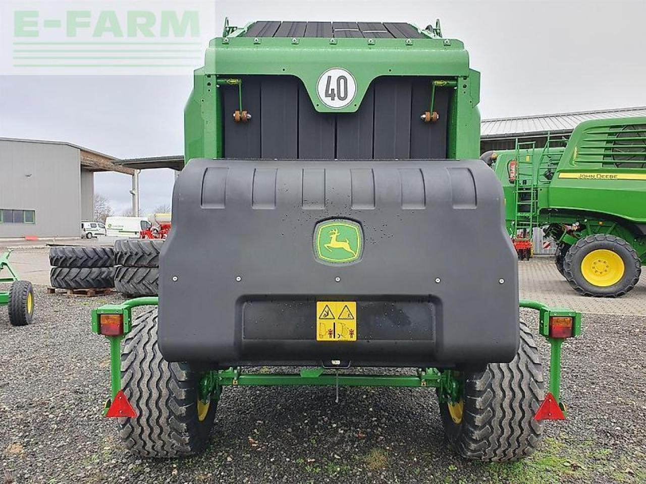 John Deere v461m demo - Lis na hranaté balíky: obrázek 4 John Deere v461m demo - Lis na hranaté balíky: obrázek 4