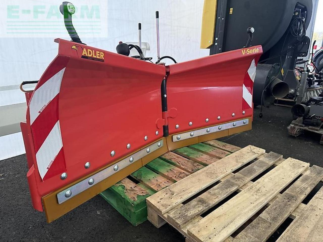 Kioti ck 5030 ch + 6 x anbaugeräte - Traktor: obrázek 5 Kioti ck 5030 ch + 6 x anbaugeräte - Traktor: obrázek 5