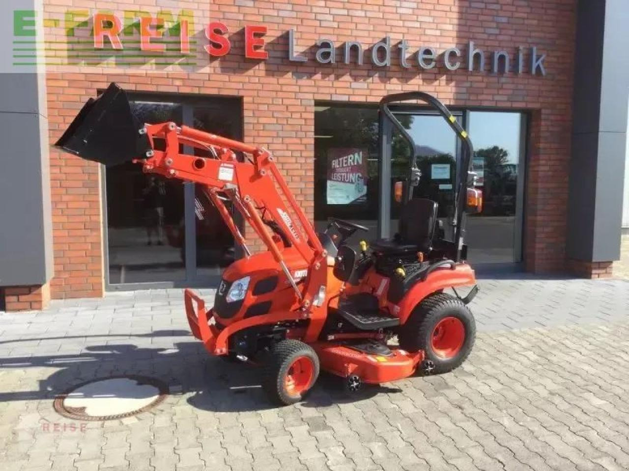 Kioti cs 2510 h & sm 2410 - Traktor: obrázek 1 Kioti cs 2510 h & sm 2410 - Traktor: obrázek 1