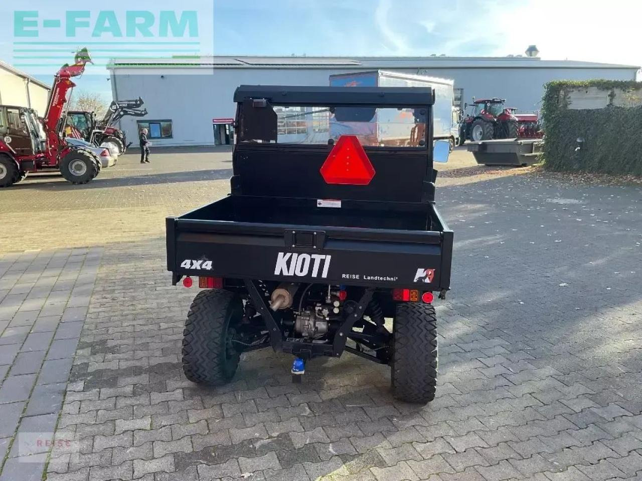 Kioti k9 2400 - Traktor: obrázek 4 Kioti k9 2400 - Traktor: obrázek 4