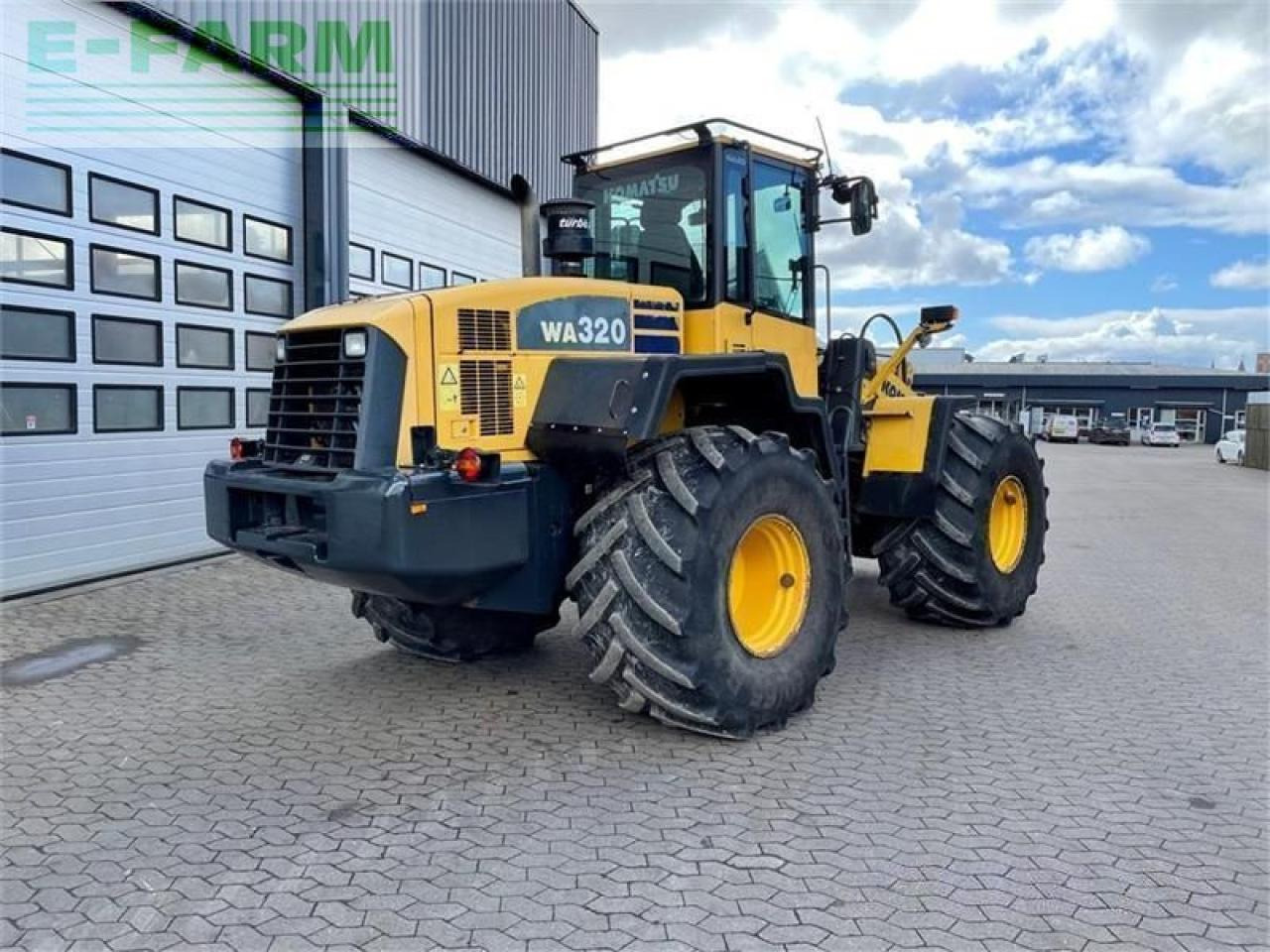 Komatsu wa320-5 - Mini rýpadlo: obrázek 4 Komatsu wa320-5 - Mini rýpadlo: obrázek 4