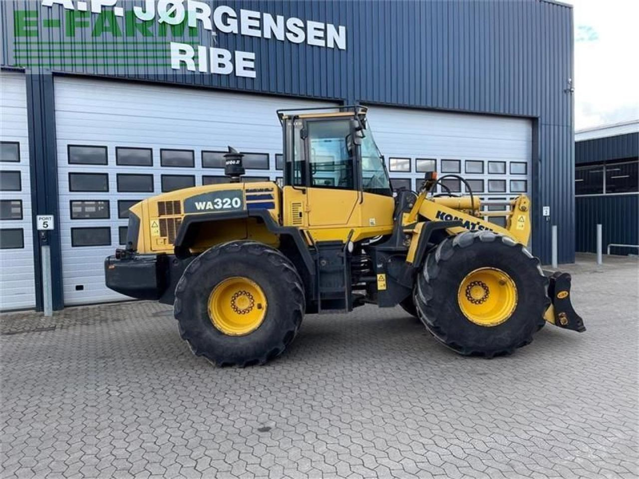 Komatsu wa320-5 - Mini rýpadlo: obrázek 3 Komatsu wa320-5 - Mini rýpadlo: obrázek 3