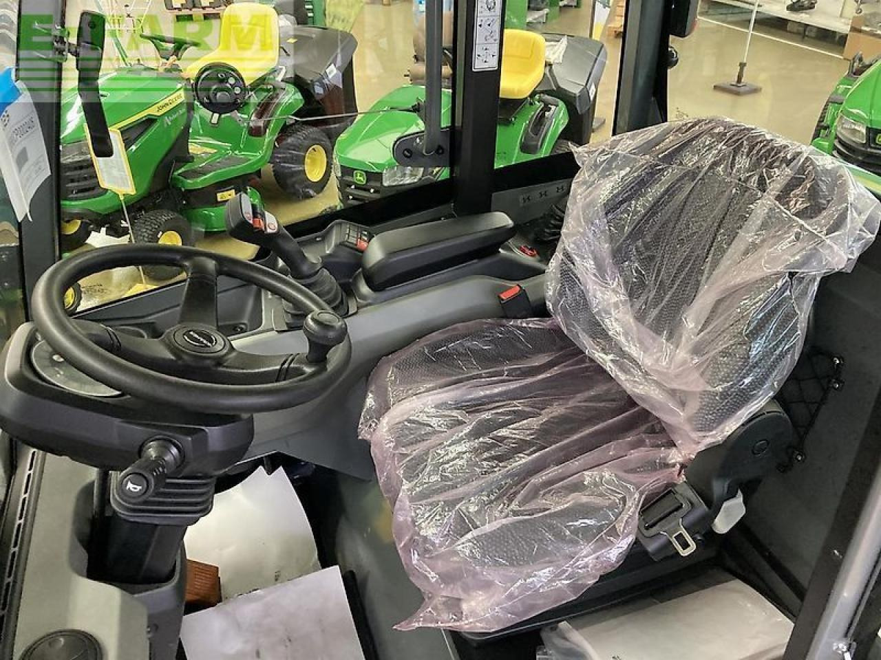 Kramer kl12.5 - Mini rýpadlo: obrázek 5 Kramer kl12.5 - Mini rýpadlo: obrázek 5