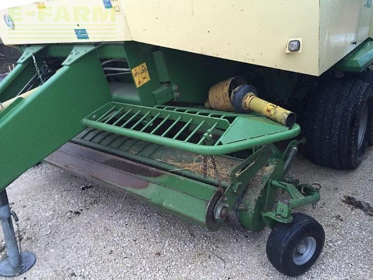 Krone 127 vfs multi cut - Lis na hranaté balíky: obrázek 2 Krone 127 vfs multi cut - Lis na hranaté balíky: obrázek 2