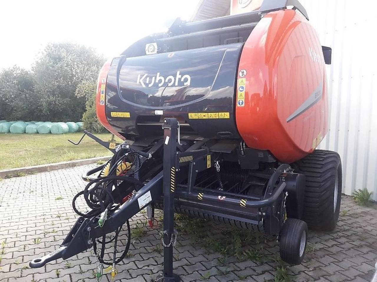 Kubota bv5200 plus - Lis na hranaté balíky: obrázek 1 Kubota bv5200 plus - Lis na hranaté balíky: obrázek 1