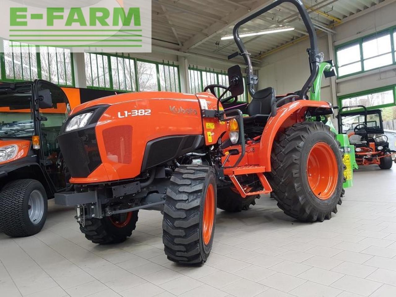 Traktor Kubota l1-382 cab: obrázek 7