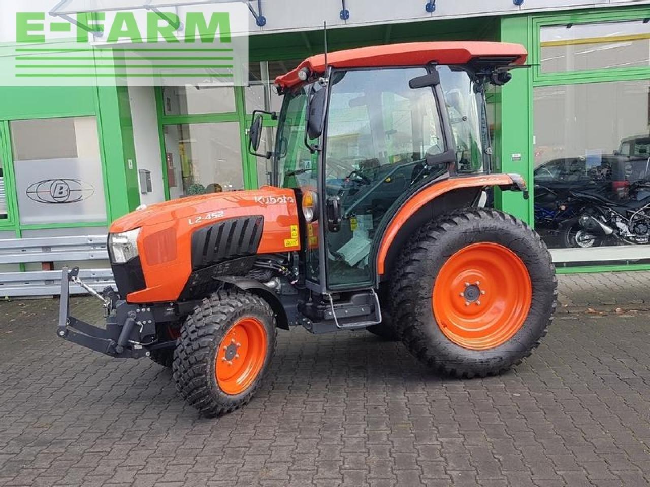 Kubota l2-452 - Traktor: obrázek 2 Kubota l2-452 - Traktor: obrázek 2