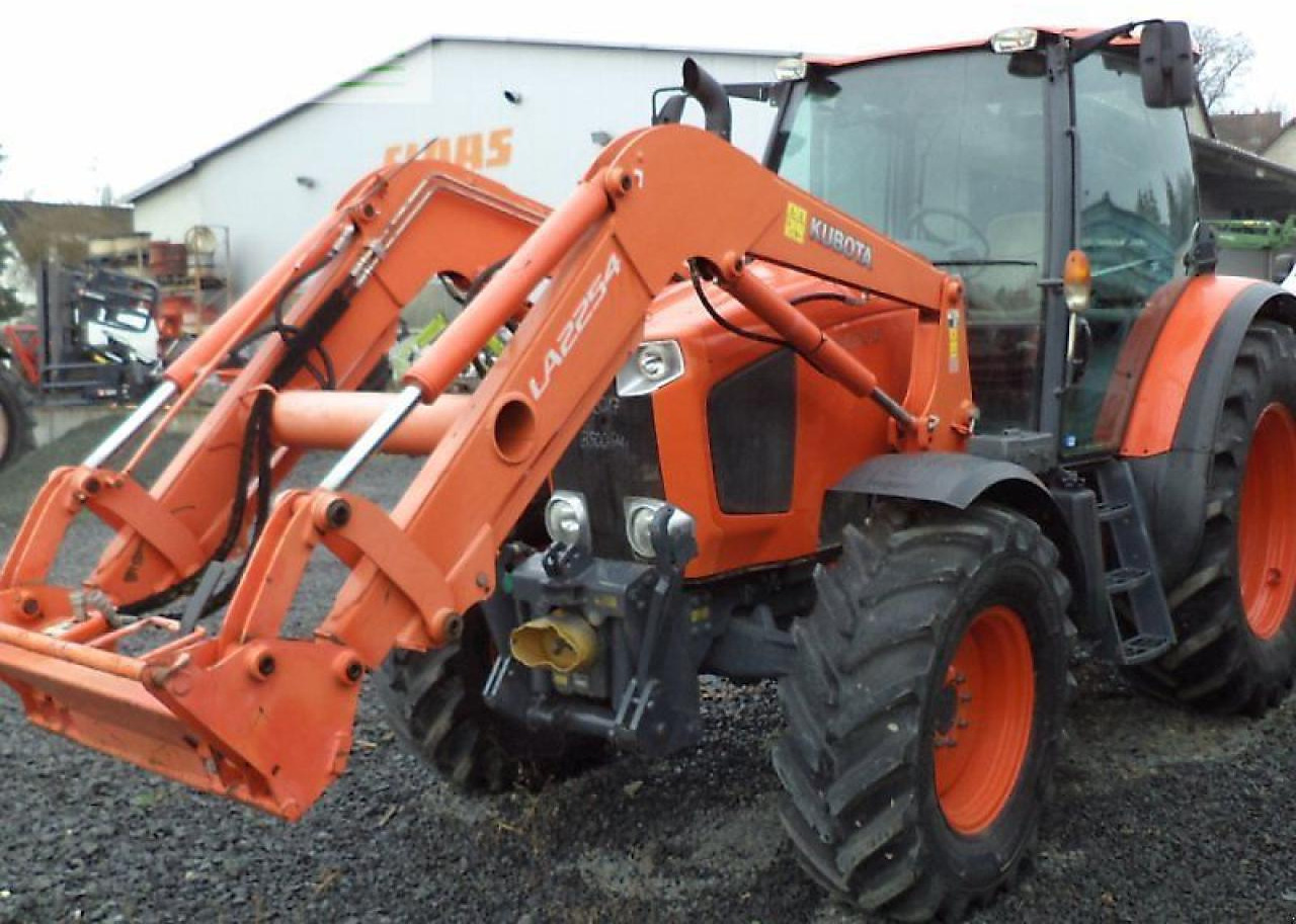 Kubota m135-17 gx 2 - Traktor: obrázek 2 Kubota m135-17 gx 2 - Traktor: obrázek 2