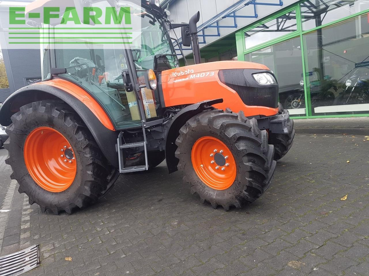 Traktor Kubota m4073 cab: obrázek 10