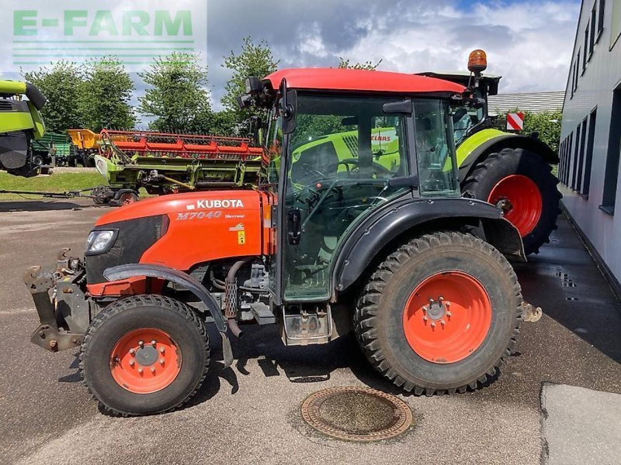 Kubota m7040 - Traktor: obrázek 1 Kubota m7040 - Traktor: obrázek 1