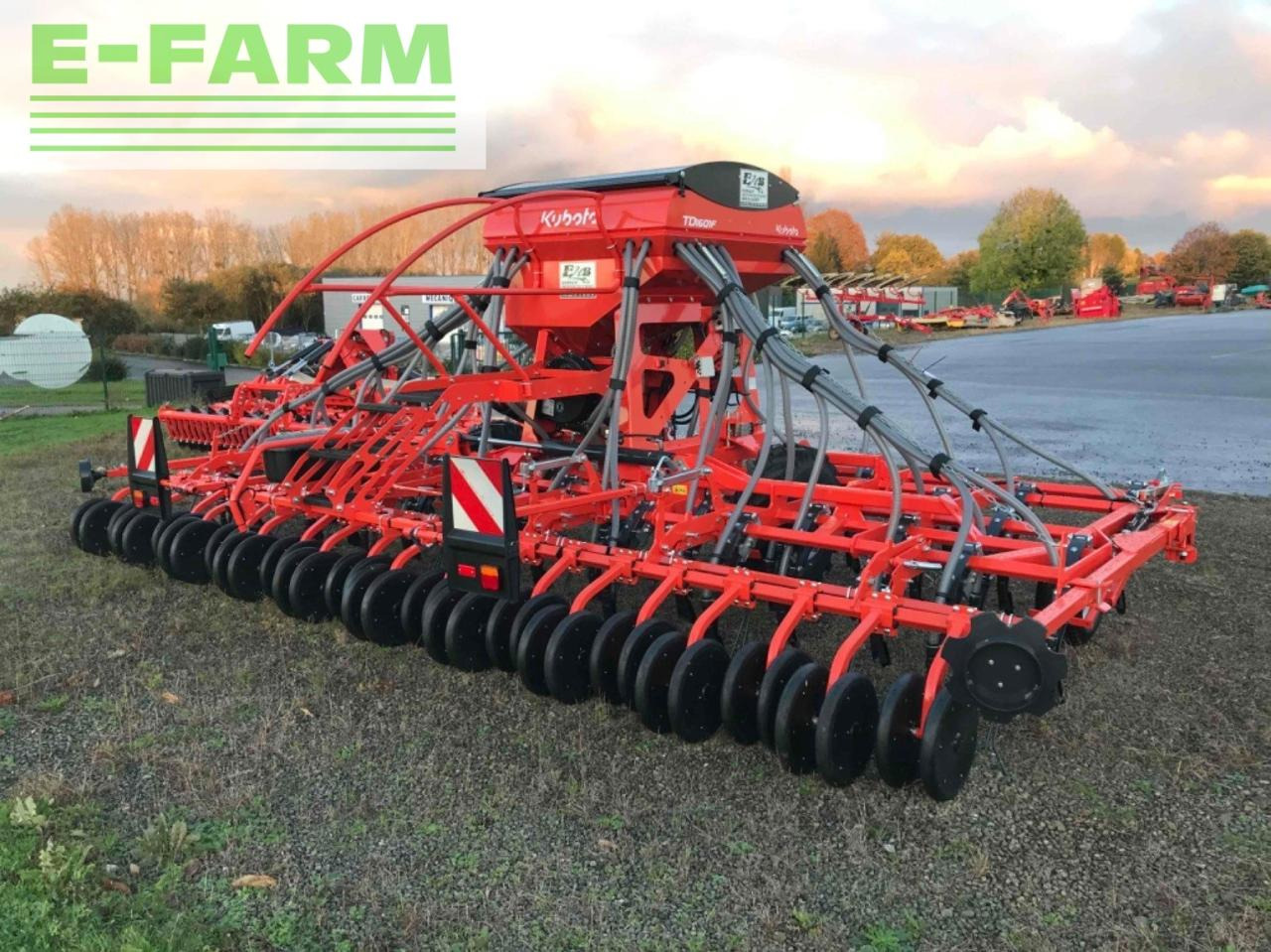 Kubota semoir à grains td1601f kubota - Přesný secí stroj: obrázek 1 Kubota semoir à grains td1601f kubota - Přesný secí stroj: obrázek 1