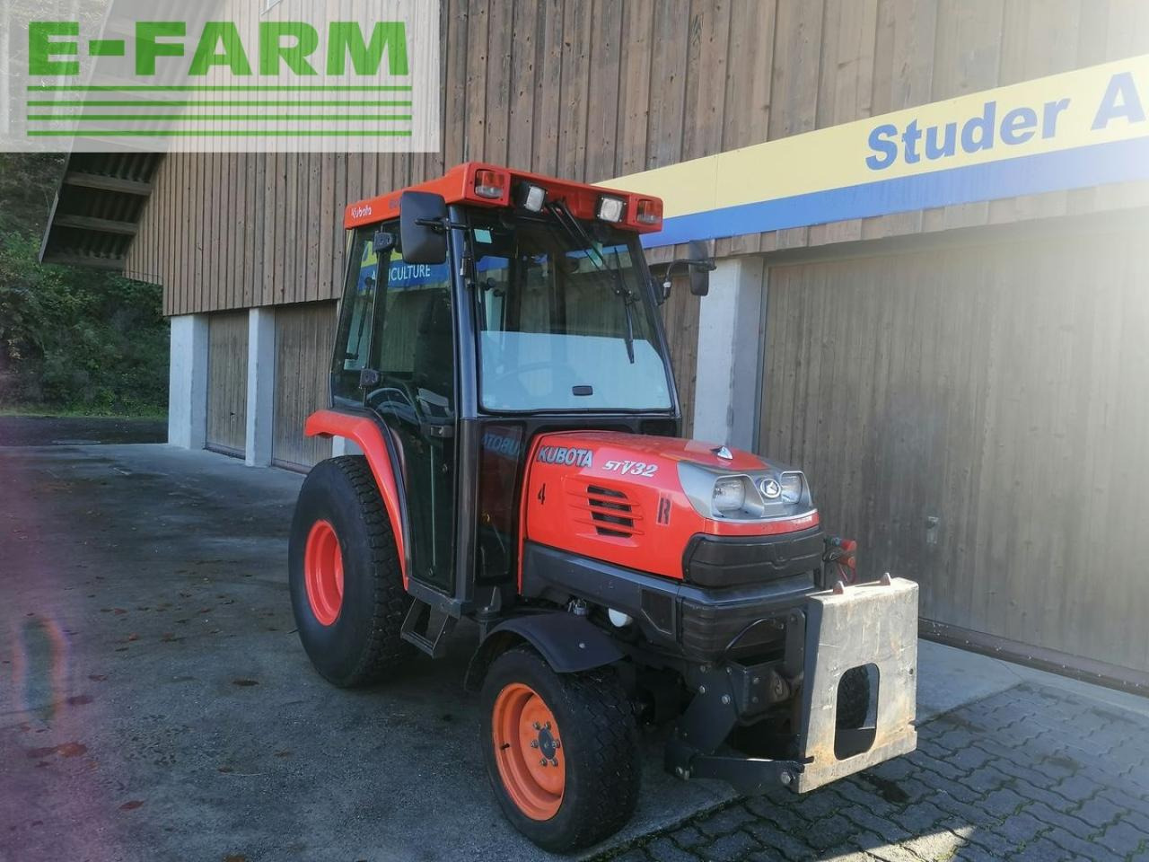 Kubota stv 32 - Traktor: obrázek 2 Kubota stv 32 - Traktor: obrázek 2