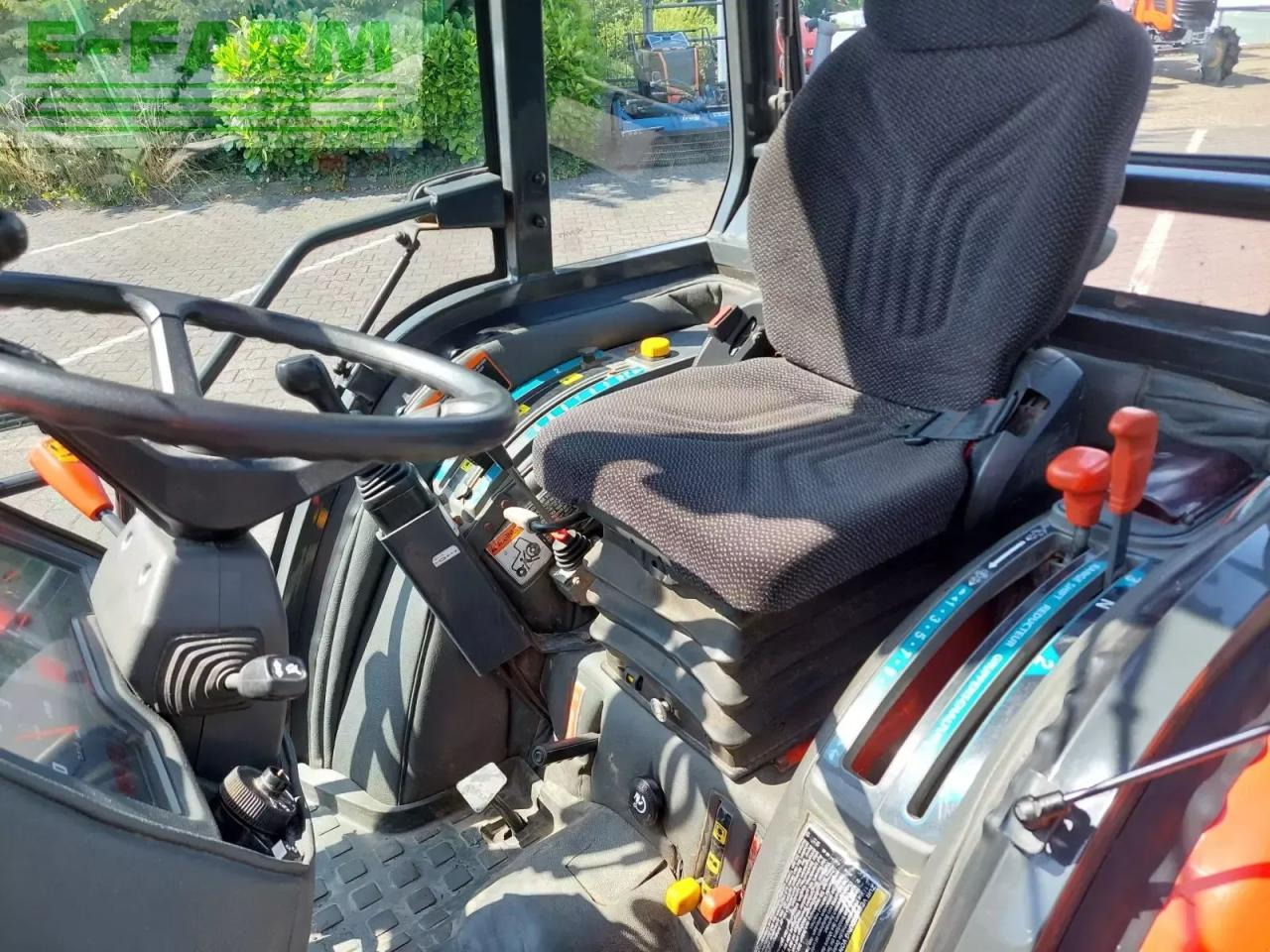 Kubota stv40 - Traktor: obrázek 4 Kubota stv40 - Traktor: obrázek 4