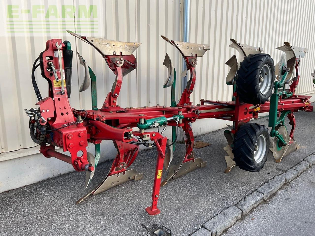 Kverneland LS 100-200 4-sch. - Pluh: obrázek 1 Kverneland LS 100-200 4-sch. - Pluh: obrázek 1