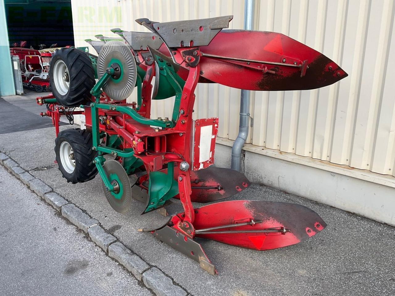 Kverneland LS 100-200 4-sch. - Pluh: obrázek 4 Kverneland LS 100-200 4-sch. - Pluh: obrázek 4