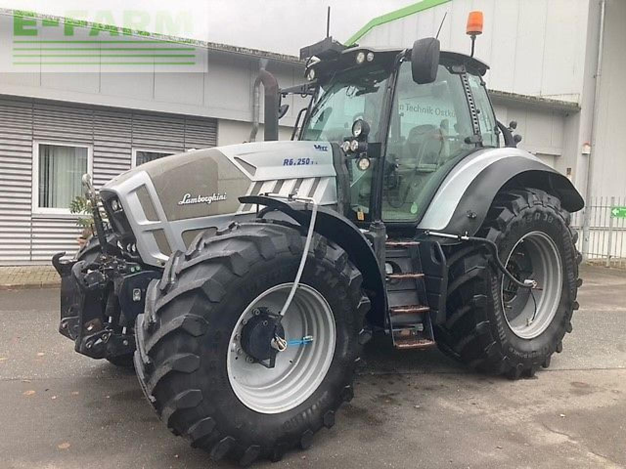 Lamborghini r6.250 t4i vrt - Traktor: obrázek 1 Lamborghini r6.250 t4i vrt - Traktor: obrázek 1