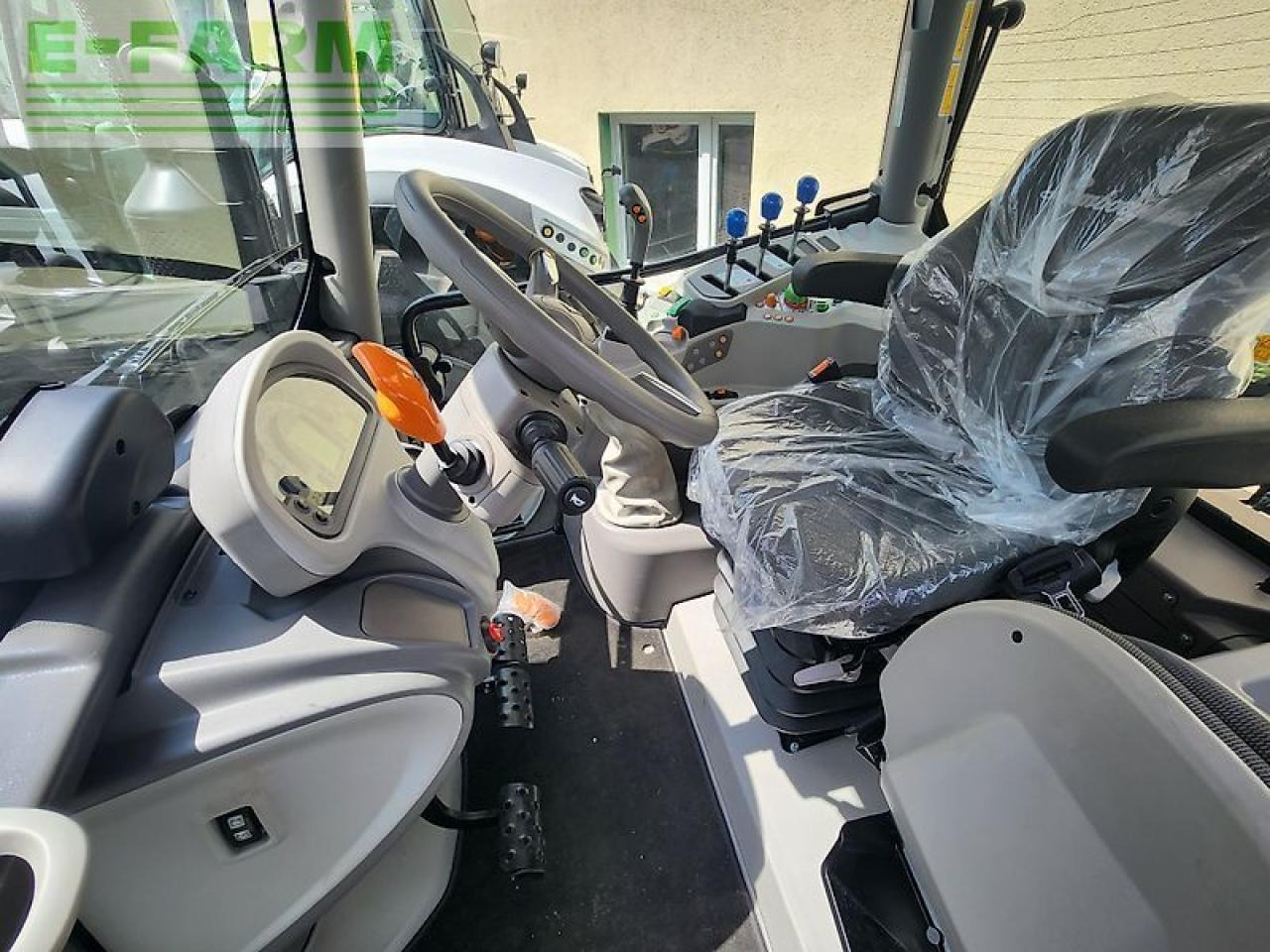 Lamborghini spark 125 - Traktor: obrázek 5 Lamborghini spark 125 - Traktor: obrázek 5
