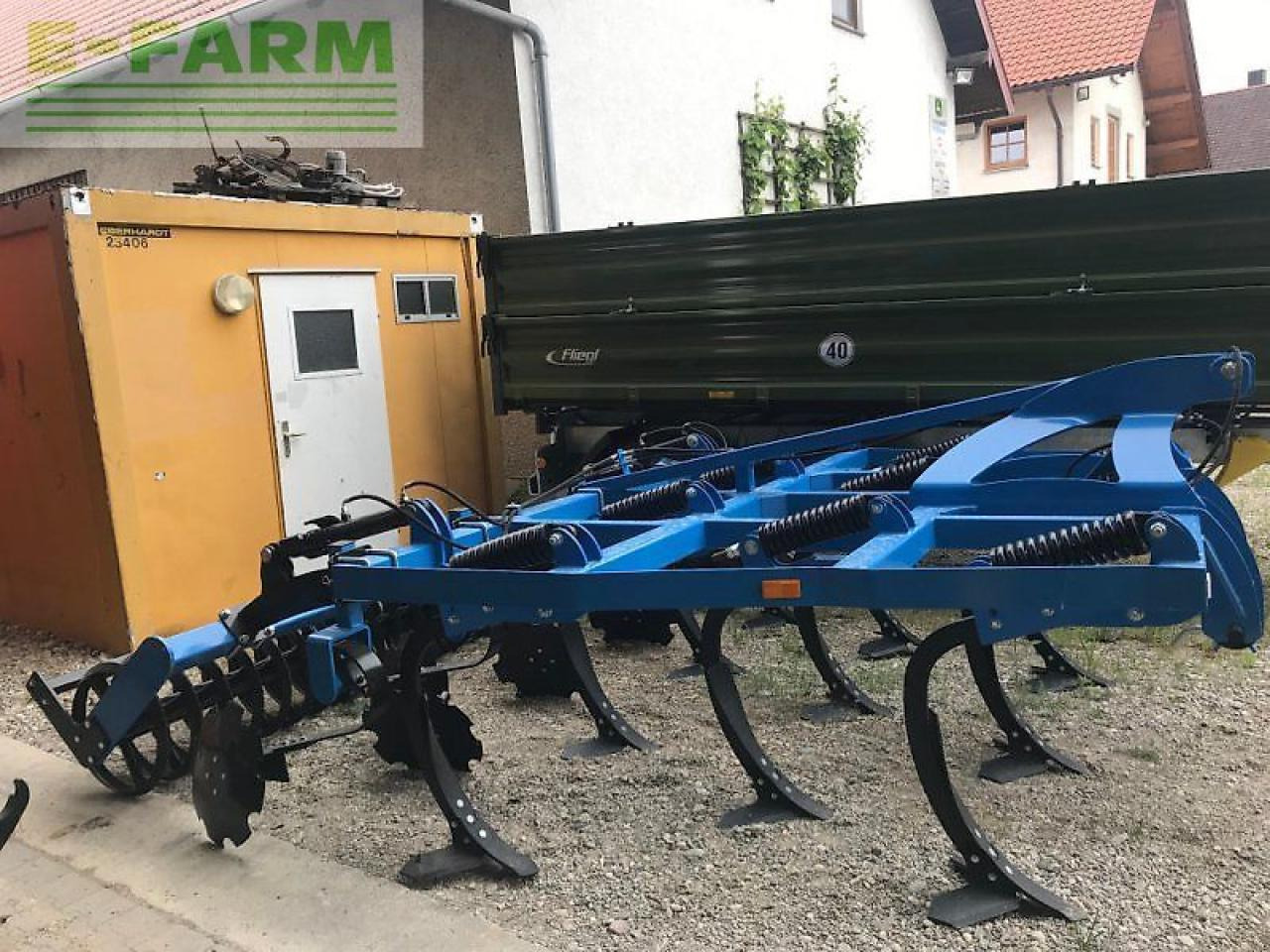 Lemken Flügelschargrubber 3,2m mit Dachringwalze hydr Tiefeneinstellung - Kultivátor: obrázek 4 Lemken Flügelschargrubber 3,2m mit Dachringwalze hydr Tiefeneinstellung - Kultivátor: obrázek 4