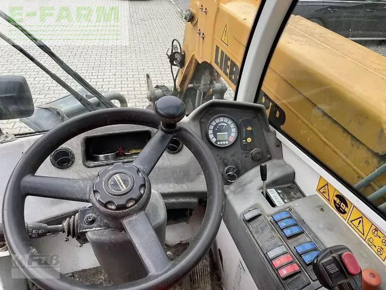 Liebherr tl 432-7 - Teleskopický manipulátor: obrázek 3 Liebherr tl 432-7 - Teleskopický manipulátor: obrázek 3