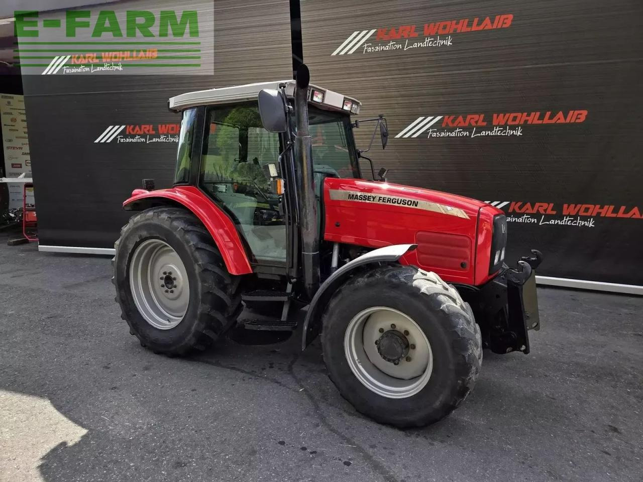 Massey Ferguson 6235-4 - Traktor: obrázek 3 Massey Ferguson 6235-4 - Traktor: obrázek 3