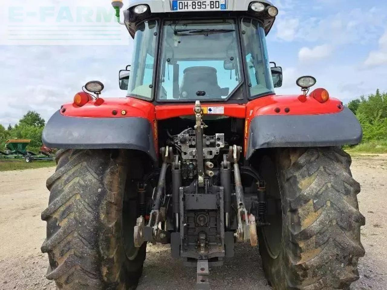 Massey Ferguson 7615 - Traktor: obrázek 5 Massey Ferguson 7615 - Traktor: obrázek 5