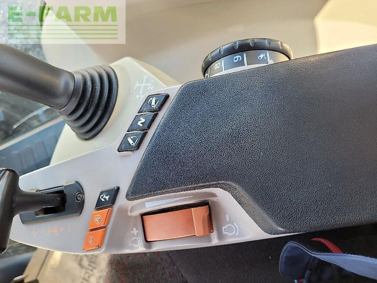 Massey Ferguson 7618 - Traktor: obrázek 5 Massey Ferguson 7618 - Traktor: obrázek 5