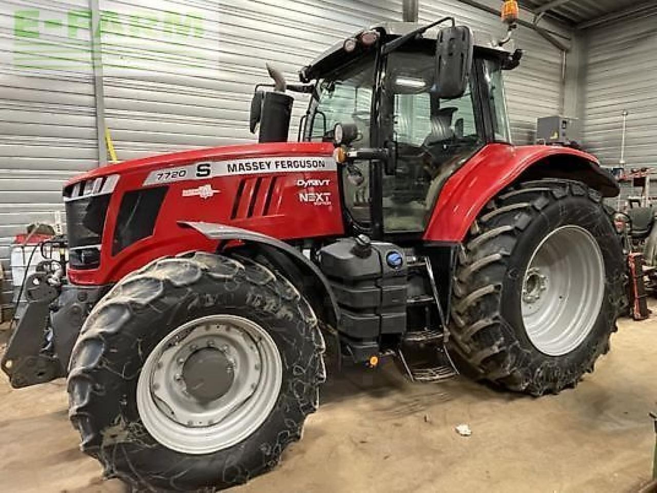 Massey Ferguson 7720s - Traktor: obrázek 2 Massey Ferguson 7720s - Traktor: obrázek 2
