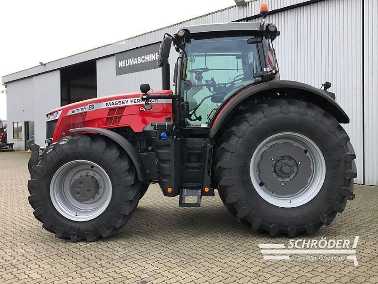 Massey Ferguson 8735 s dyna-vt new exclusive Exclusive - Traktor: obrázek 5 Massey Ferguson 8735 s dyna-vt new exclusive Exclusive - Traktor: obrázek 5
