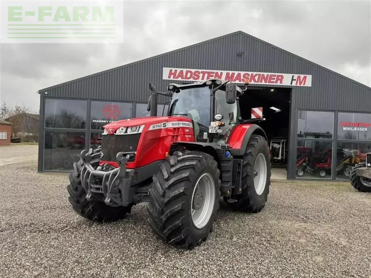 Massey Ferguson 8740s dyna vt exclusive Exclusive - Traktor: obrázek 1 Massey Ferguson 8740s dyna vt exclusive Exclusive - Traktor: obrázek 1