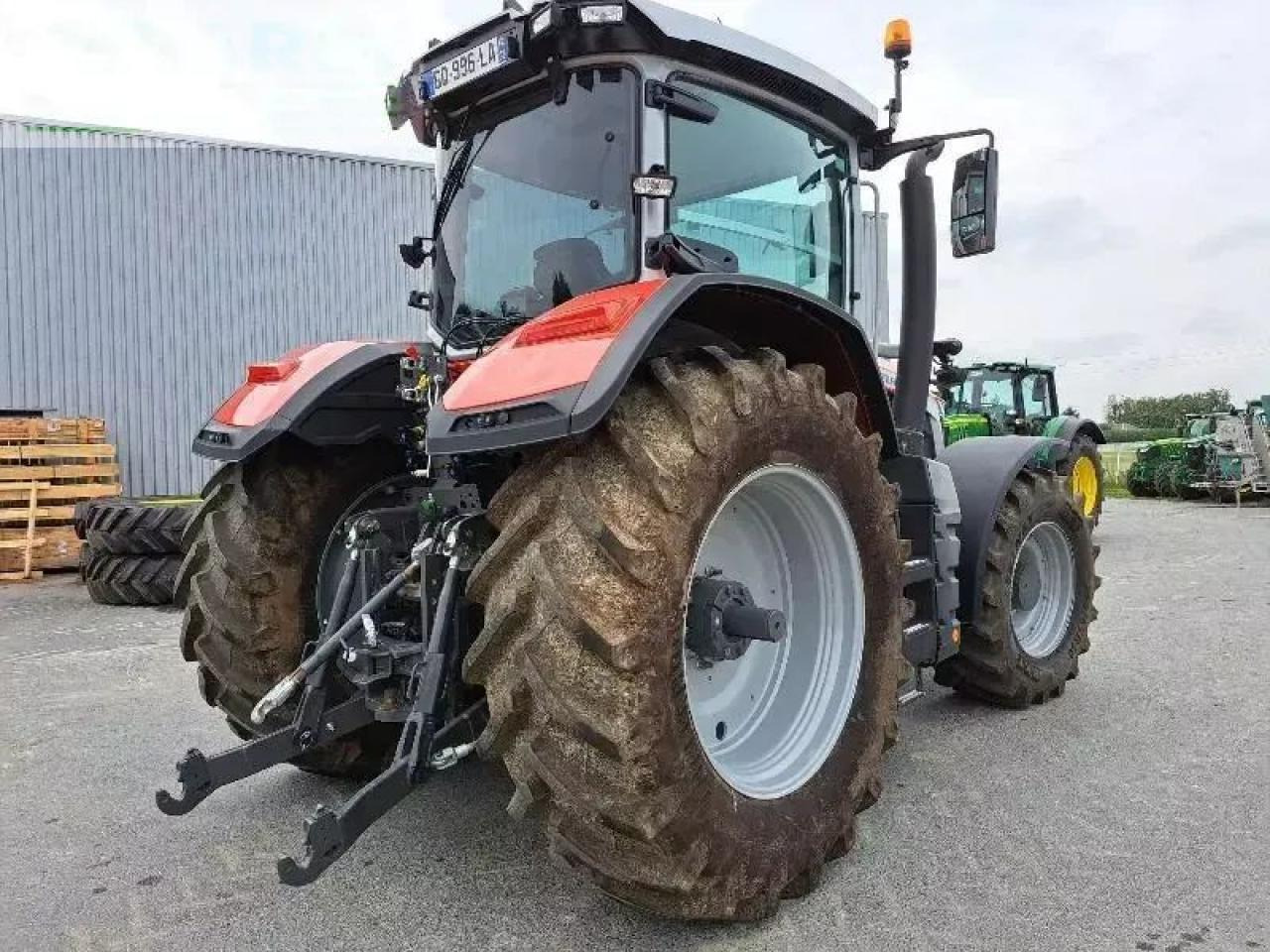 Massey Ferguson 8s.205 - Traktor: obrázek 4 Massey Ferguson 8s.205 - Traktor: obrázek 4