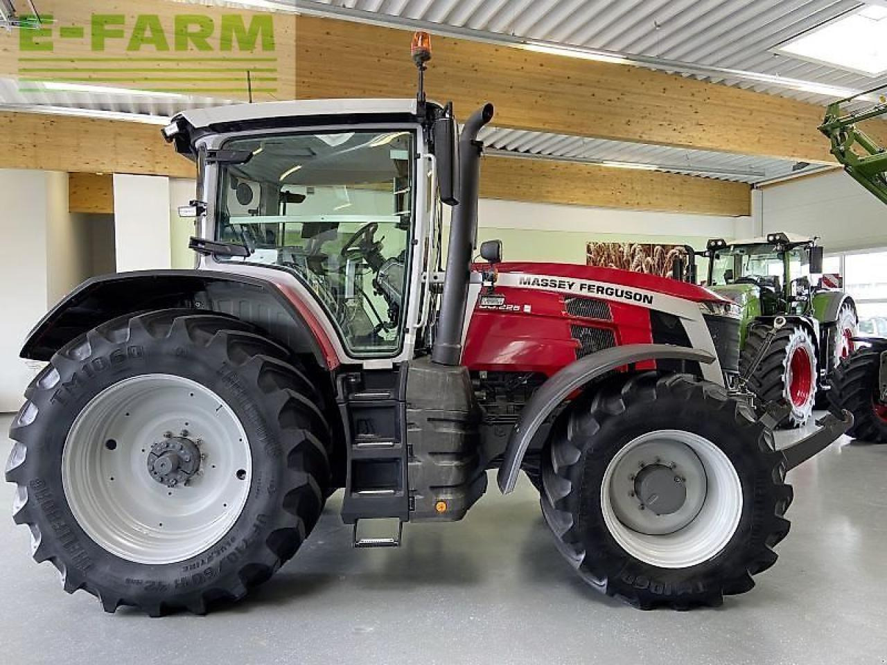 Massey Ferguson 8s.225 dyna e-power - Traktor: obrázek 2 Massey Ferguson 8s.225 dyna e-power - Traktor: obrázek 2