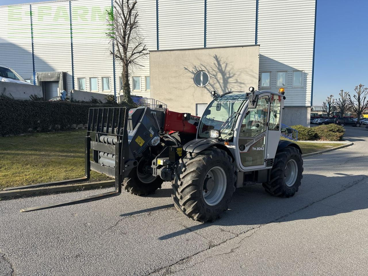 Massey Ferguson massey ferguson th.8043 s5 exclusive - Traktor: obrázek 1 Massey Ferguson massey ferguson th.8043 s5 exclusive - Traktor: obrázek 1