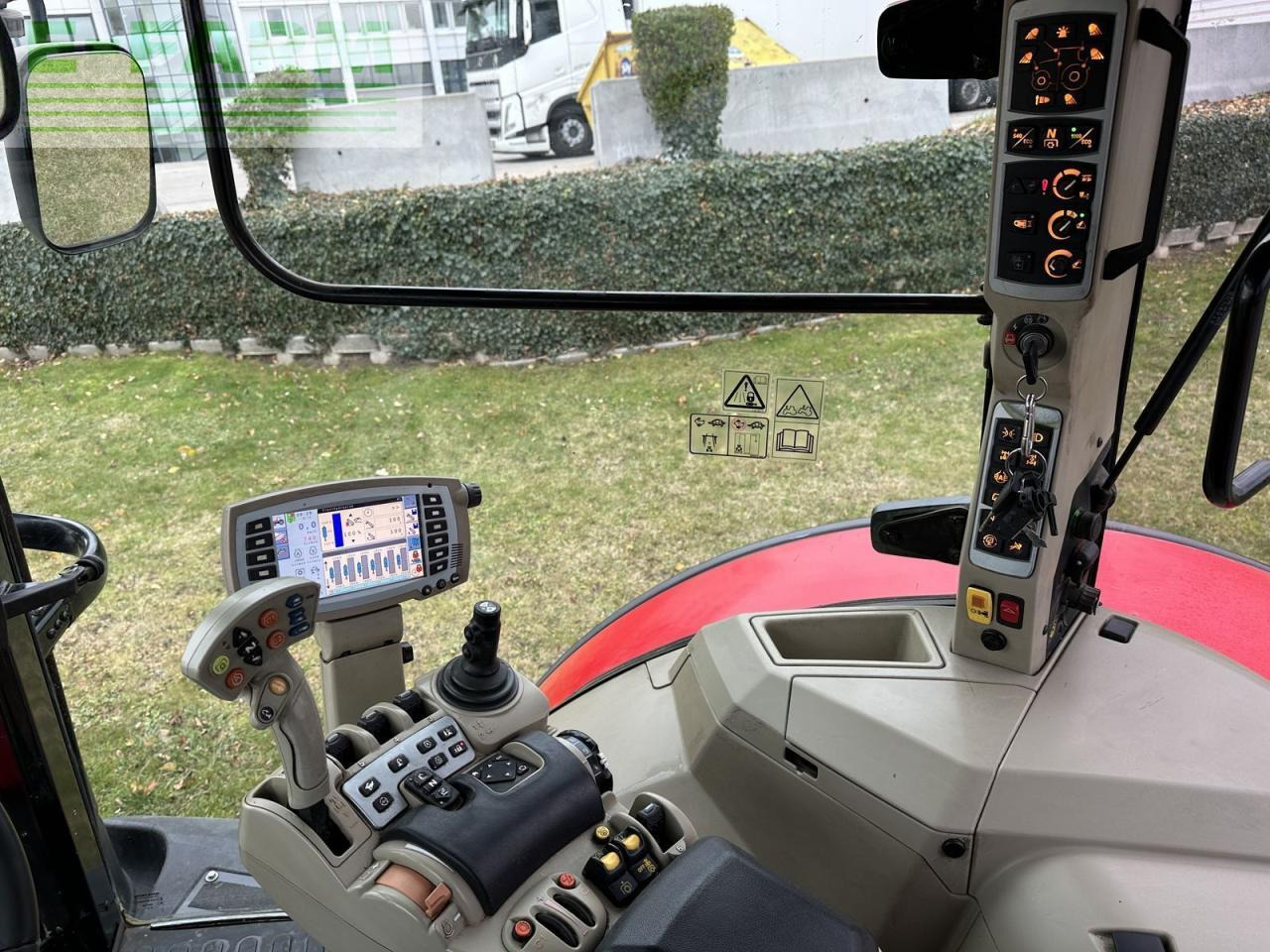 Massey Ferguson mf 8737 - Traktor: obrázek 2 Massey Ferguson mf 8737 - Traktor: obrázek 2