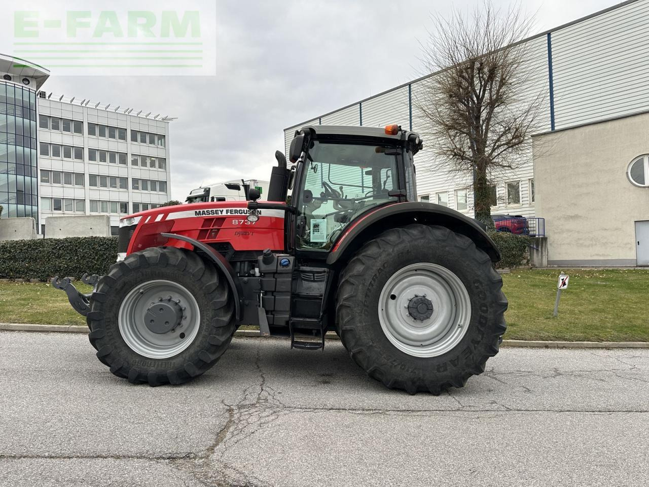 Massey Ferguson mf 8737 - Traktor: obrázek 4 Massey Ferguson mf 8737 - Traktor: obrázek 4