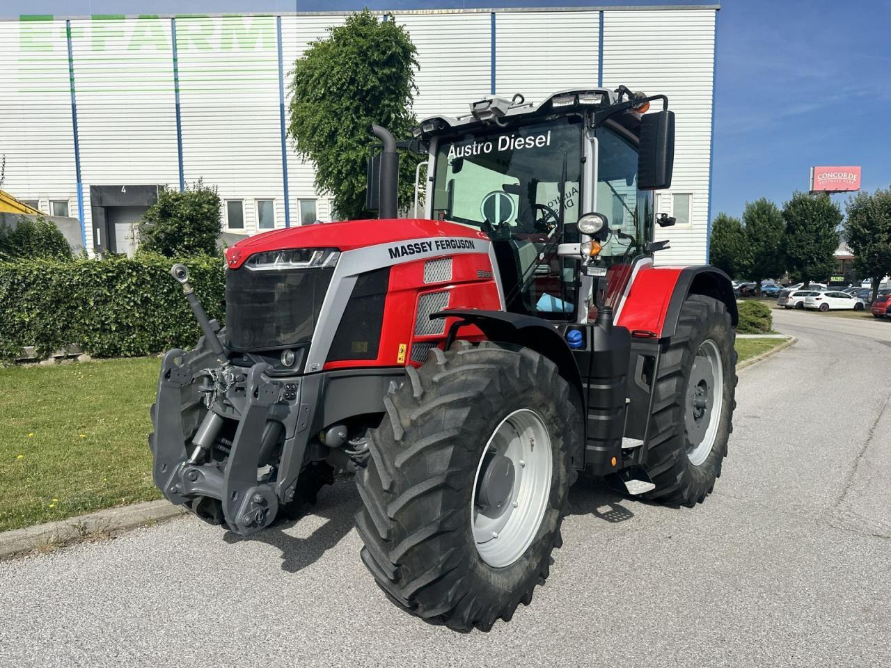 Massey Ferguson mf 8s.205 - Traktor: obrázek 1 Massey Ferguson mf 8s.205 - Traktor: obrázek 1