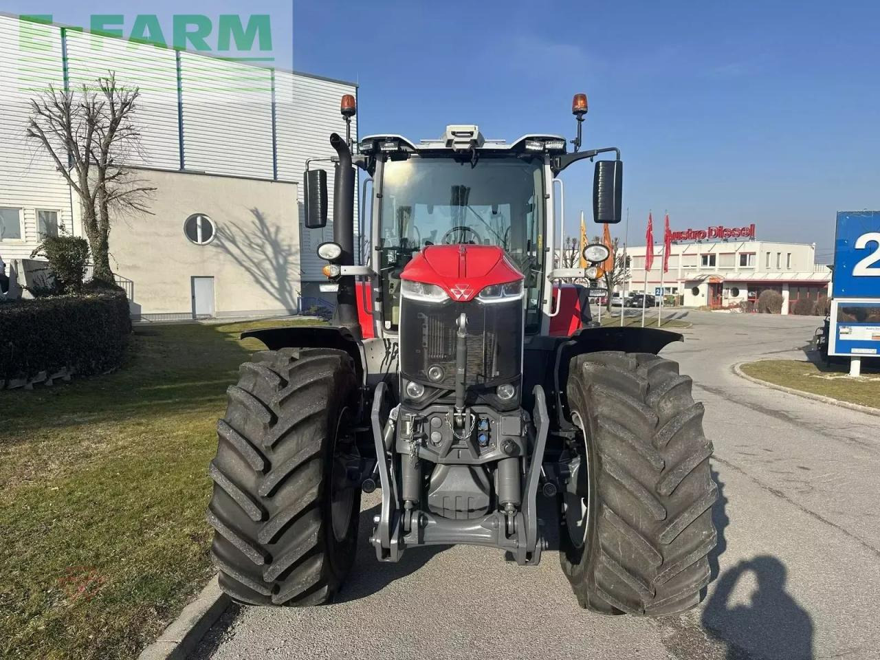 Massey Ferguson mf 8s.205 - Traktor: obrázek 2 Massey Ferguson mf 8s.205 - Traktor: obrázek 2
