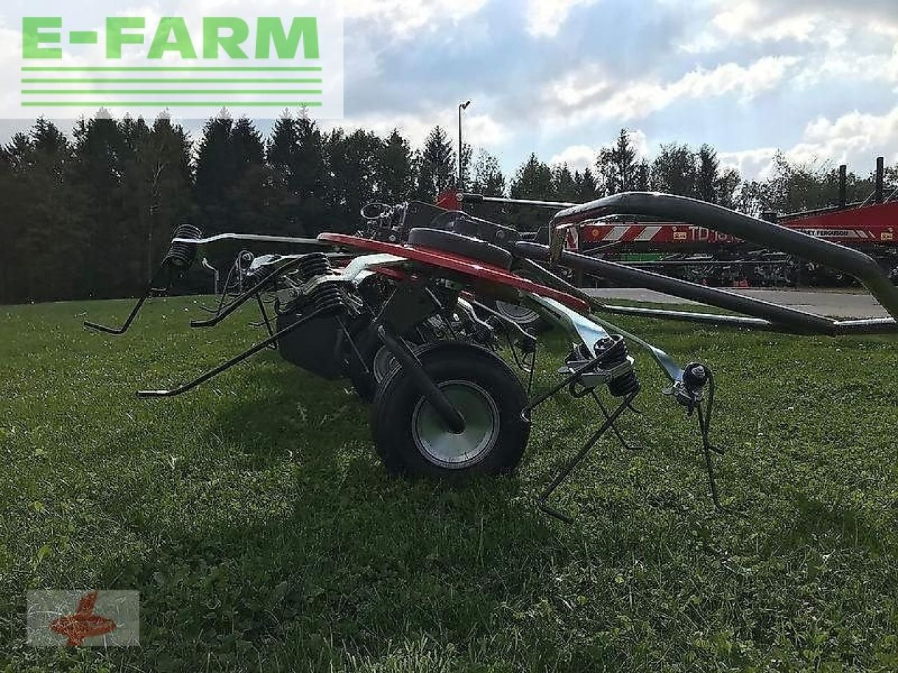 Massey Ferguson mf td 1310 x trc / lotus 1250 profi - Obraceč/ Shrnovač: obrázek 5 Massey Ferguson mf td 1310 x trc / lotus 1250 profi - Obraceč/ Shrnovač: obrázek 5