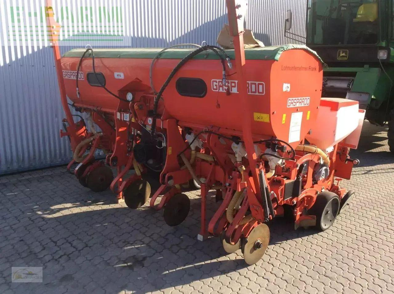 Mustang hter 300 6-reihig - Přesný secí stroj: obrázek 1 Mustang hter 300 6-reihig - Přesný secí stroj: obrázek 1