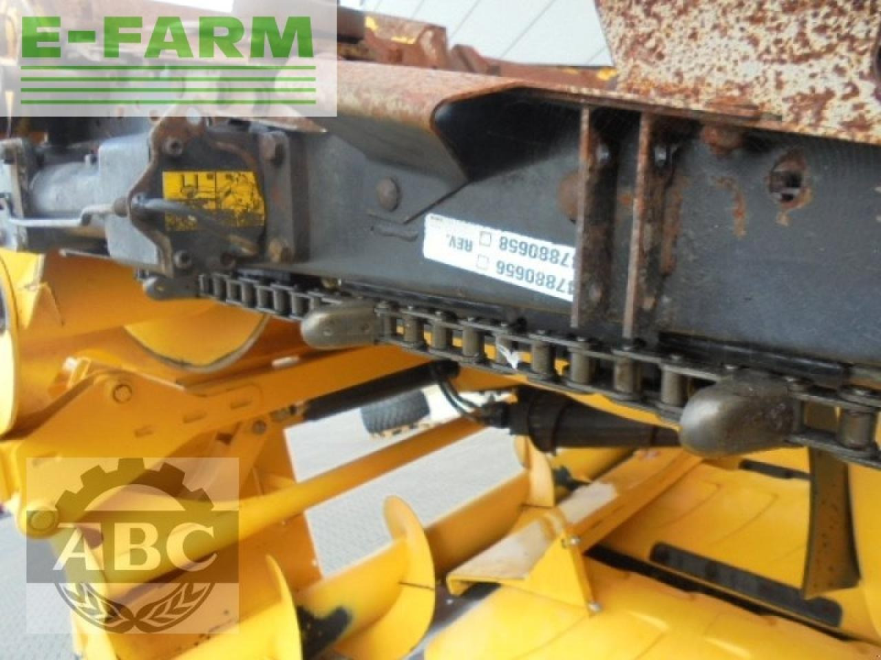 New Holland 980 cf 8r 75 - Adaptér na kukuřici: obrázek 4 New Holland 980 cf 8r 75 - Adaptér na kukuřici: obrázek 4
